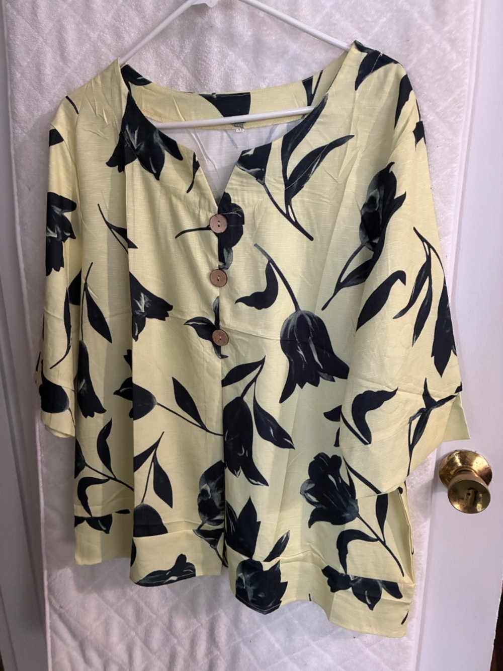 Chicyoo Women's Tunic top blouse Silky feel Poly new without tags
